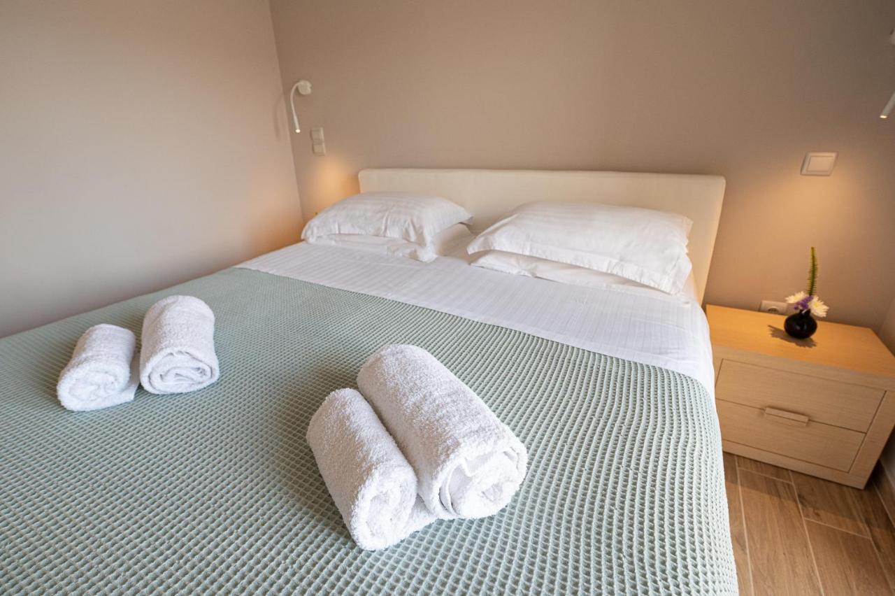 Kalavria Luxury Suites, Afroditi Suite With Magnificent Sea View And Private Swimming Pool. Poros Town Exterior photo