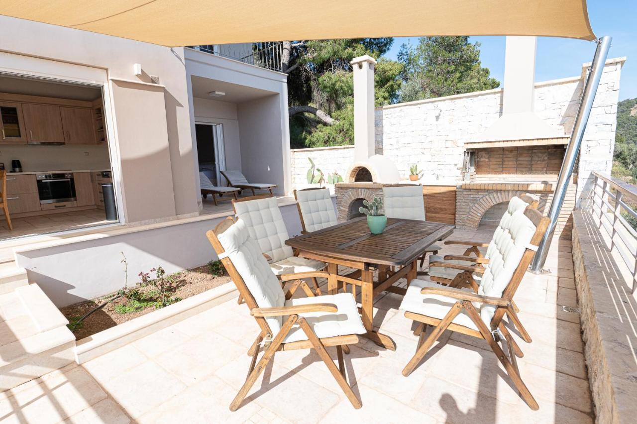 Kalavria Luxury Suites, Afroditi Suite With Magnificent Sea View And Private Swimming Pool. Poros Town Exterior photo